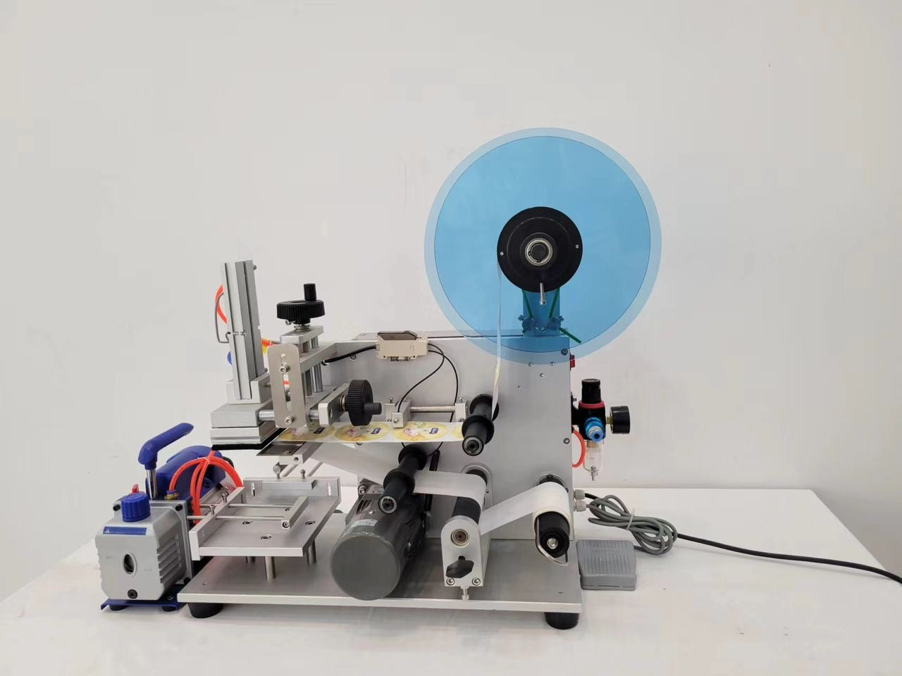 MT-60 Flat Bottle Labelling Machine