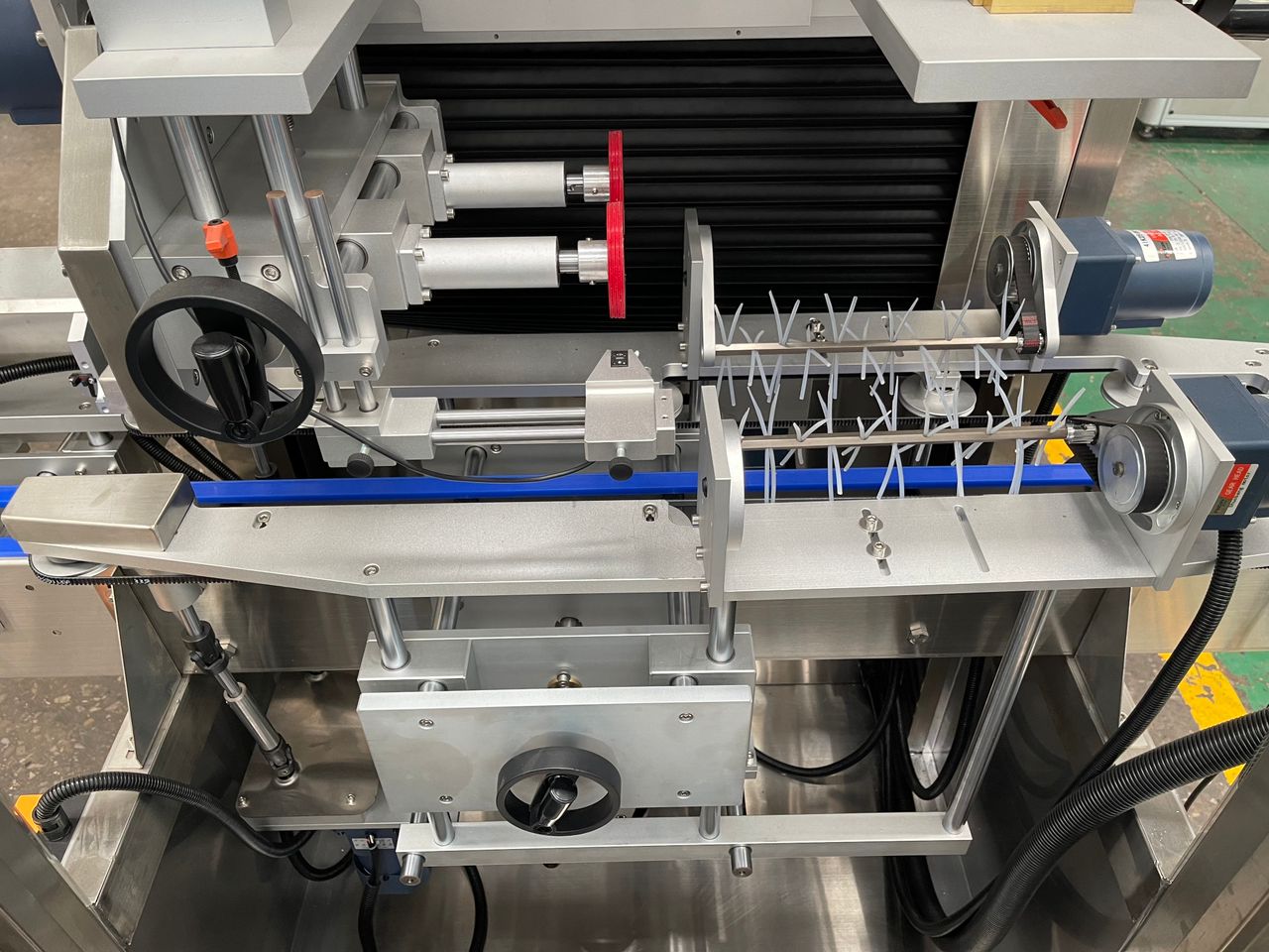 Automatic Bottle Labeling Machine