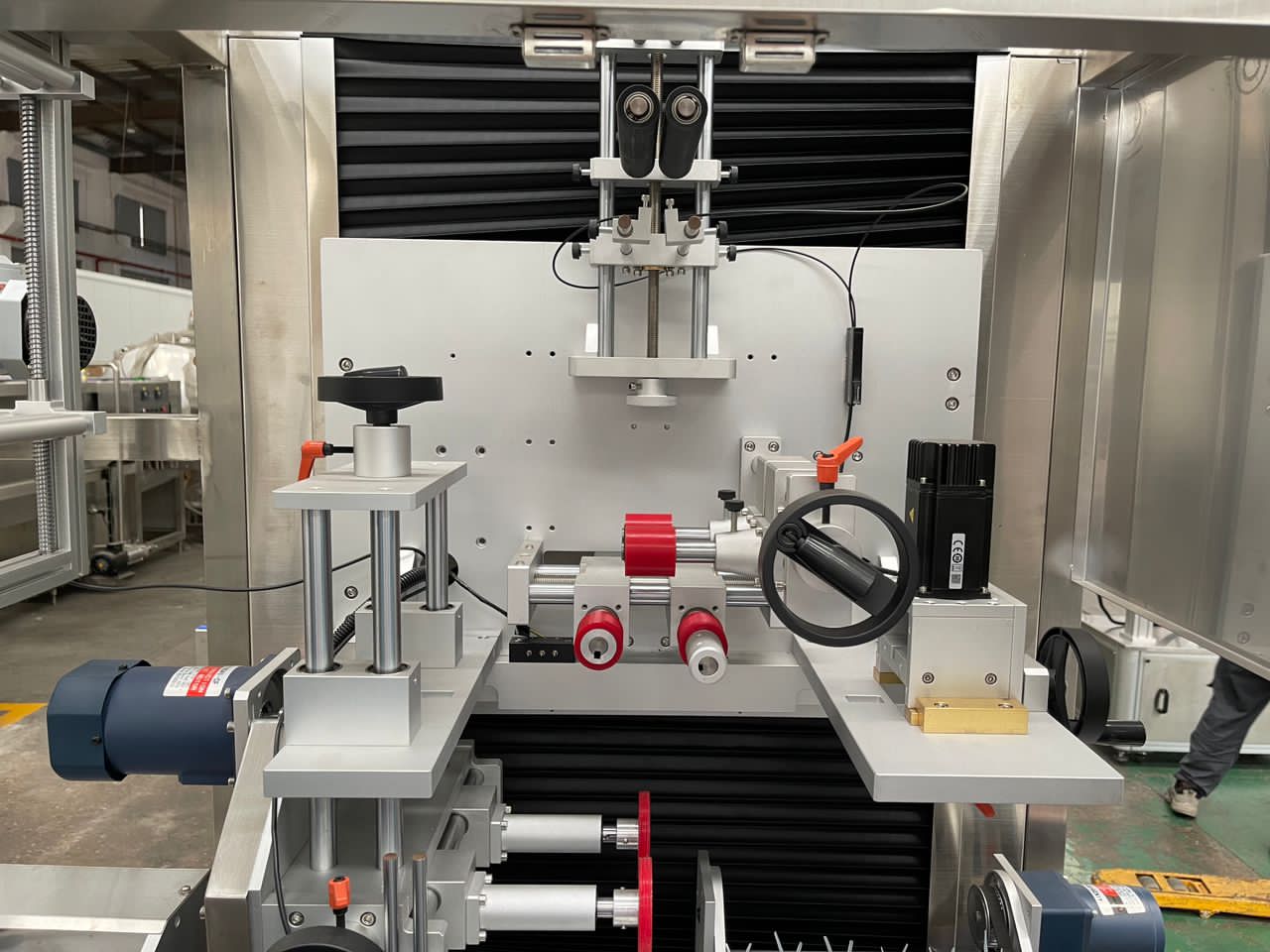 Automatic Bottle Labeling Machine